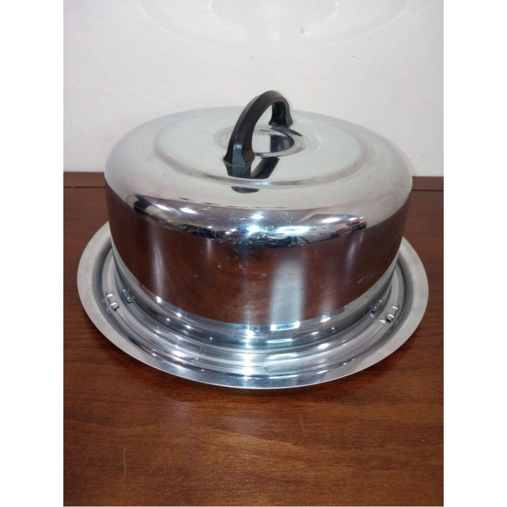 Kake-Toter Cake Plate with Handle Handle and Locking Lid Chrome 1950s